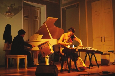 中國(guó)僑網(wǎng)演出現(xiàn)場(chǎng)。