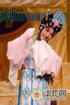 中國僑網(wǎng)傳統(tǒng)折子戲《思凡》演出造型