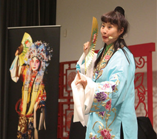 藝術(shù)家孫萍。(法國《歐洲時(shí)報(bào)》/張喬楠