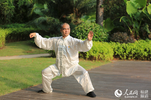 薛德魁留學(xué)英國(guó)期間,把中國(guó)的太極拳也帶到了英國(guó),朋友們都叫他“master