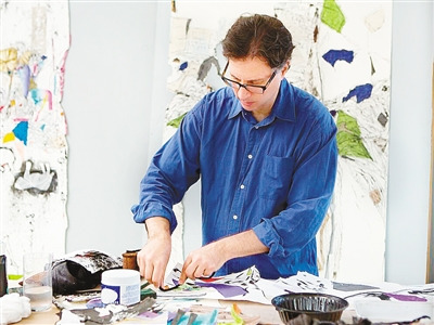 李如俠用繩子作畫