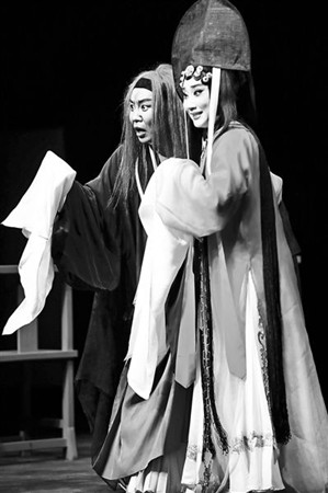 浮士德(劉大可飾演)與格雷卿(張佳春飾演)