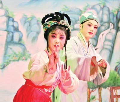 “最親的融合”則展出充滿文化色彩的歌仔戲。(馬來(lái)西亞《光華日?qǐng)?bào)》)