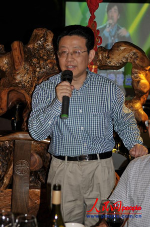 大洋洲藝術團團長許玉明。