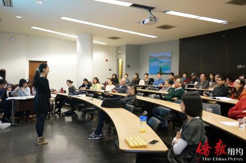 紐約梨園社青年團(tuán)許曉雯演唱《牡丹亭·游園》經(jīng)典唱段。(美國《僑報(bào)》/陳辰