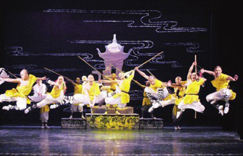 棍陣表演(印尼《星洲日報》)