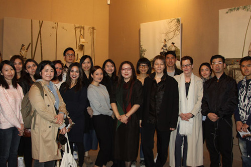 梁子(前排左五)在巴黎講座(法國《歐洲時報》/張新