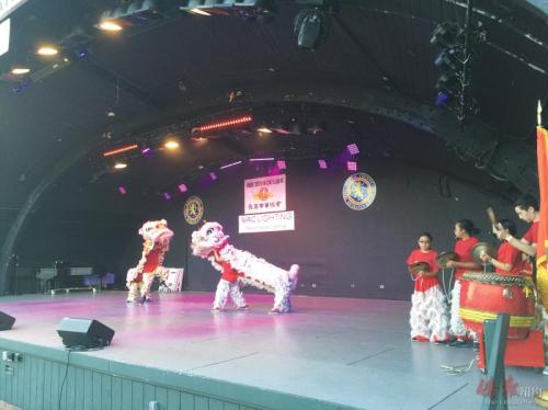 長島中華協(xié)會的舞獅獲得滿堂彩。(美國《僑報》/宋旸