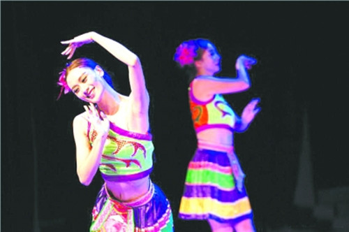 云南交流演出團(tuán)匯報(bào)演出劇照(《中國(guó)文化報(bào)》資料圖)