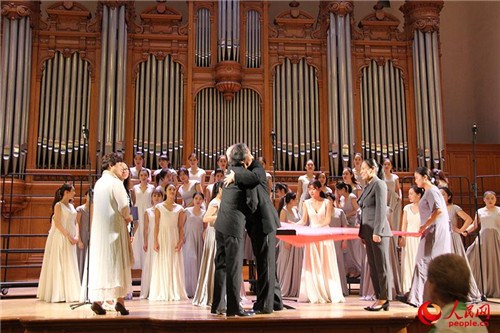 柴可夫斯基音樂學(xué)院指揮系主任魯?shù)履蛩够蛱飼詫毥淌谧YR演出成功