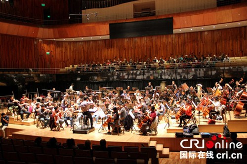 青島交響樂團與阿根廷國家合唱團進行排練