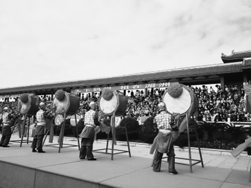 媽祖祭典儀式上有許多年輕面孔。(向娟