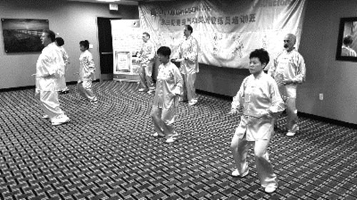 北美地區(qū)教練員學習健身氣功