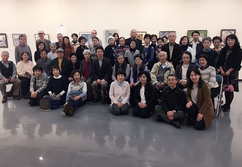 中國僑網(wǎng)合影(日本《中文導(dǎo)報(bào)》)