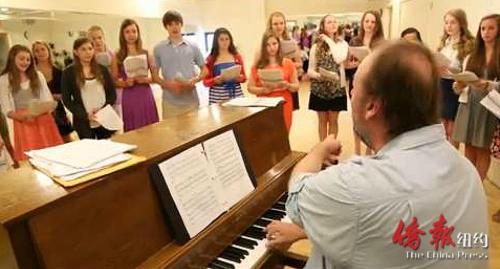 中國僑網(wǎng)“百老匯教室”培訓(xùn)畫面。(美國《僑報(bào)》資料圖)