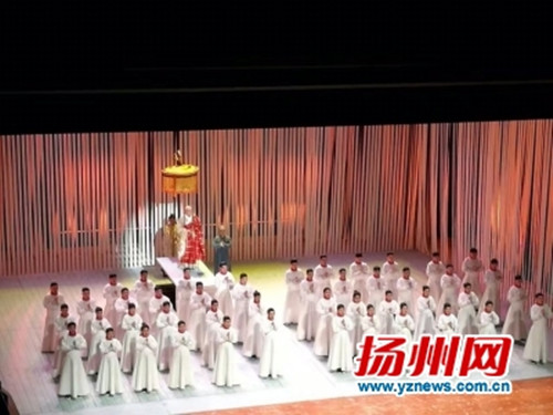 中國(guó)僑網(wǎng)歌劇《鑒真東渡》東京首演現(xiàn)場(chǎng)。(錦嶺 攝)