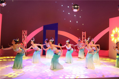 中國(guó)僑網(wǎng)傣族舞 《碧波孔雀》