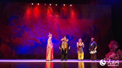 中國僑網(wǎng)神話舞臺劇《西游記Ⅲ》閃亮登臺泰國 記者 楊謳 攝