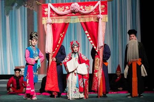 中國僑網(wǎng)《鎖麟囊》劇照。(由國家京劇院提供)