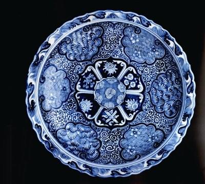 中國僑網(wǎng)元青花菱口盤