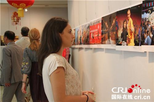 中國僑網(wǎng)當(dāng)?shù)厥忻裼^看圖片展