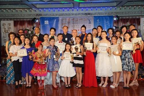 中國僑網(wǎng)大合影。(美國中文網(wǎng)/資料圖)