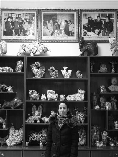 中國僑網(wǎng)法國姑娘“珊珊媽”和鳳翔泥塑微信表情包