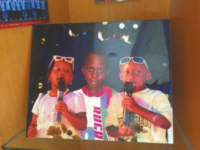 中國僑網(wǎng)張家三兄妹受邀表演