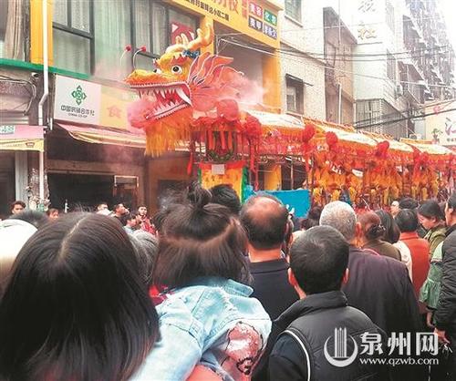 中國僑網(wǎng)現(xiàn)場熱鬧非凡