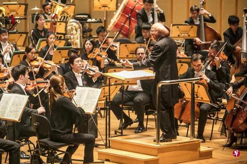 中國僑網蘇州交響音樂團新加坡站演出昨晚圓滿落幕。(圖片來源:新加坡《聯(lián)合早報》/李欣賞攝)