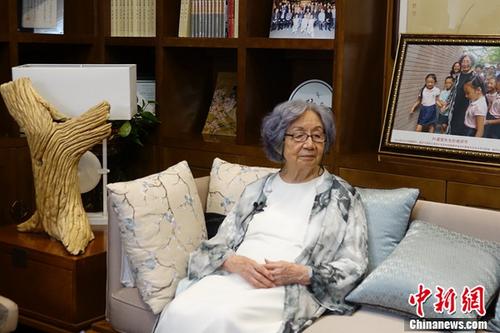 中國僑網(wǎng)葉嘉瑩。 中新網(wǎng)記者 宋宇晟 攝