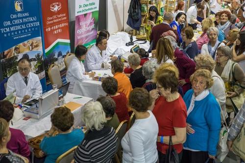 中國僑網(wǎng)(圖片來源:匈牙利岐黃中醫(yī)藥中心)