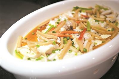 中國(guó)僑網(wǎng)魚腩蒸頭菜