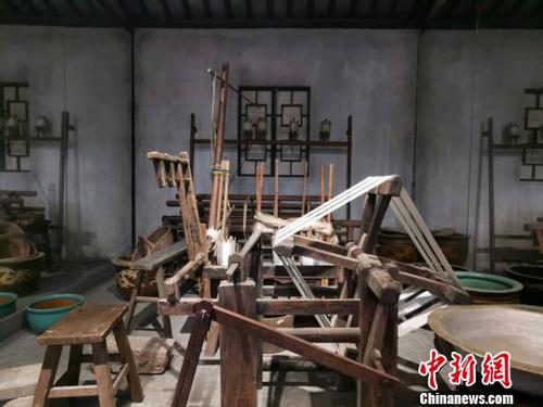 中國(guó)僑網(wǎng)老式繅絲車(chē) 施紫楠 攝