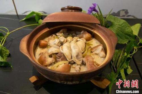 中國僑網(wǎng)汕尾特色粵菜“咸菜豬腳蠔”(資料圖)汕尾市人社局 供圖